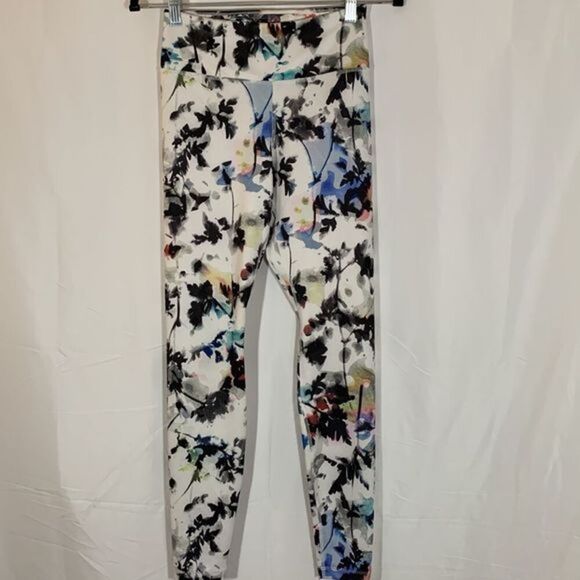 Nike White Multi-Colour Floral Leggings - Picture 1 of 6